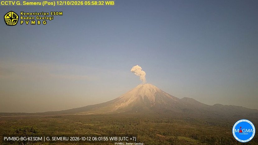 Gunung Semeru masih berstatus Siaga pada 12 Oktober 2026 setelah 25 kali gempa letusan tercatat dalam periode pengamatan enam jam.