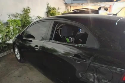 Jurnalis Fana Fadzikirillahi Suparman menjadi korban pencurian dengan modus pecah kaca di Sukmajaya, Depok, Sabtu malam. Iwakum mendesak polisi segera mengungkap pelaku.