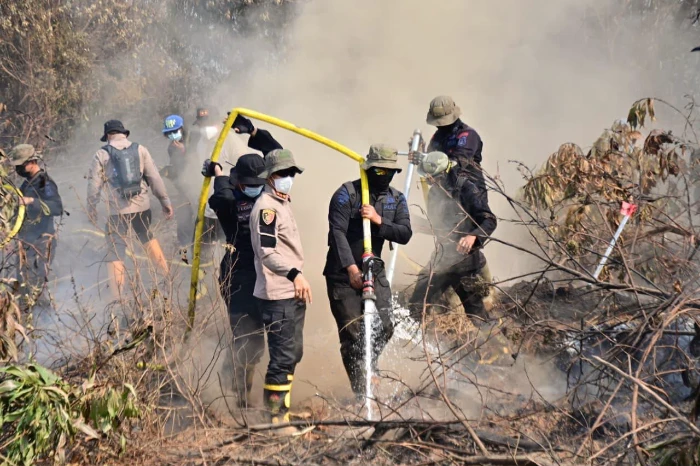 Polri mengerahkan 200 personel tambahan Brimob untuk memperkuat penanganan kebakaran hutan dan lahan di Sumatra Selatan.