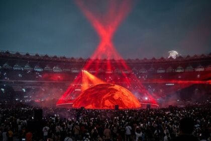 Konser Ye di GBK menarik sekitar 70.000 penonton dan menghasilkan perputaran ekonomi hingga Rp600 miliar, dengan okupansi hotel di sekitar lokasi mendekati 100 persen.