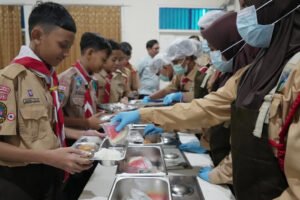 BGN mencatat 52.689 UMKM menjadi pemasok MBG dari total 63.608 pemasok di 37 provinsi. Program ini memprioritaskan pangan lokal untuk mendukung gizi masyarakat dan ekonomi daerah.