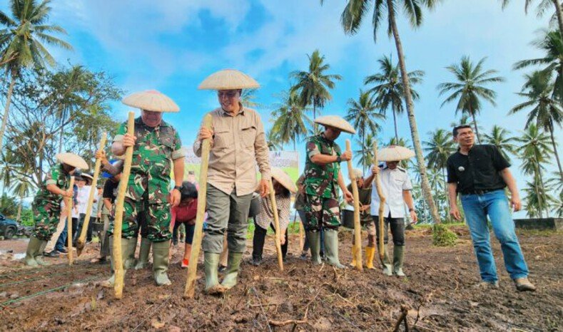 Kementan memperkuat pencegahan karhutla melalui pengolahan lahan tanpa bakar, pemantauan hotspot, dan kesiapsiagaan petugas di kawasan perkebunan.