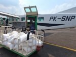 BNPB menyemai 2,4 ton dry ice melalui operasi modifikasi cuaca selama dua hari di Sumatera Selatan untuk membantu mengatasi kabut asap karhutla yang mengganggu penerbangan di Bandara Palembang.