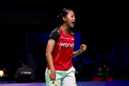 Tiga wakil Indonesia, Putri Kusuma Wardani, Alwi Farhan, dan Fajar Alfian/Muhammad Shohibul Fikri, berjuang memperebutkan tiket semifinal Denmark Open 2026.