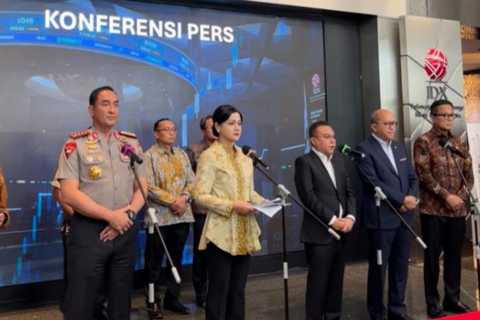 Kapolri Jenderal Suyudi Ario Seto bersama sejumlah pejabat mengunjungi Bursa Efek Indonesia di Jakarta Pusat pada Jumat (16/10/2026), di tengah sorotan terhadap kondisi pasar modal Indonesia.