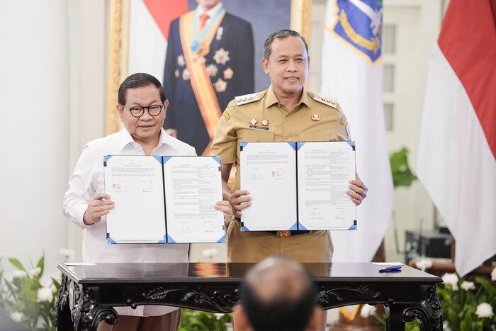 Jakarta dan Bekasi memperpanjang kerja sama pengelolaan TPST Bantargebang selama lima tahun, dengan pengurangan pengiriman sampah sekitar 500 ton per hari sebagai salah satu hasil awal gerakan pemilahan.