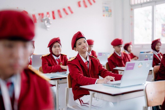 Kemensos mengevaluasi pengawasan dan pengasuhan Sekolah Rakyat setelah insiden siswa di Pati dan Mamuju, dengan fokus pada perlindungan anak dan pencegahan kejadian serupa.