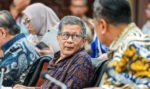 Rocky Gerung menanggapi kekecewaan pendukung setelah bergabung dengan Wantimpres Prabowo. Ia juga menjelaskan kebebasan berbicara kepada media dan agenda rapat perdana.