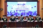 Sebanyak 2.183 wisudawan Universitas Terbuka membuktikan keterbatasan bukan penghalang untuk meraih gelar, dari IPK 4,00 hingga perjuangan menempuh kuliah sambil bekerja.
