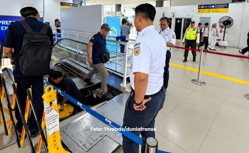 Eskalator Stasiun Duri Tiba-Tiba Bergerak Mundur, 12 Penumpang Terluka dan Bertubrukan
