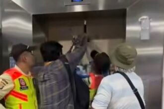 Pintu Gagal Terbuka, Momen Mencekam 6 Penumpang Terjebak di Lift Stasiun Manggarai