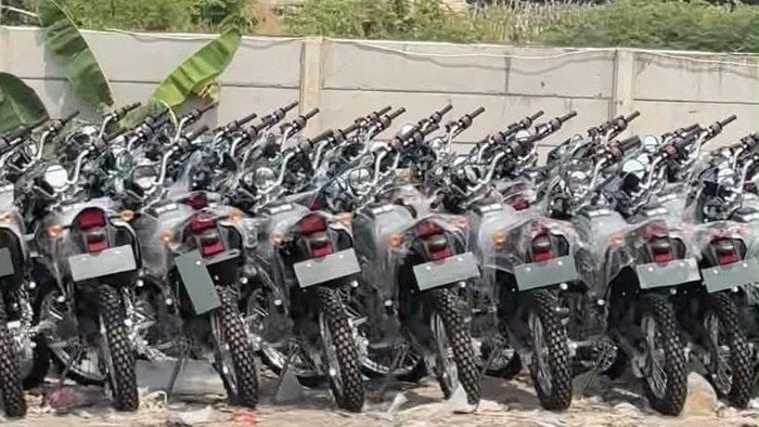 Fakta di Balik Viral Motor 'MBG' di TPS Bekasi, Ternyata Kawasaki KLX 150 Milik TNI