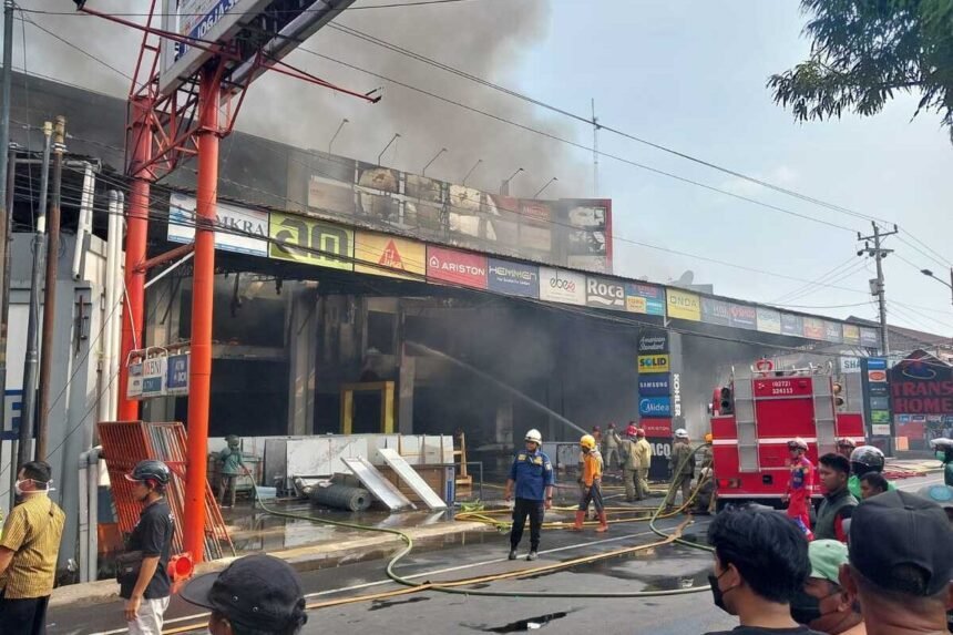 Tragedi Kebakaran Toko Bangunan Trans Home Sleman, Dua Karyawati Tewas Terjebak di Lantai Tiga