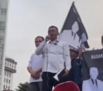 Stafsus Wamensesneg Temui Massa Aksi, Janjikan Pengobatan Gratis Korban Asap Karhutla