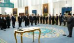 Presiden Prabowo Subianto melantik sejumlah pejabat baru, wakil Menteri, pimpinan Lembaga hingga posisi strategis di lingkungan TNI pada Kamis, 15 Oktober 2026.