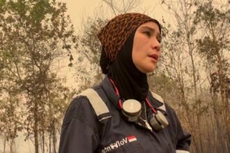 Bukan Sekadar Suara di Medsos, Zaskia Adya Mecca Rela Berjibaku Padamkan Karhutla